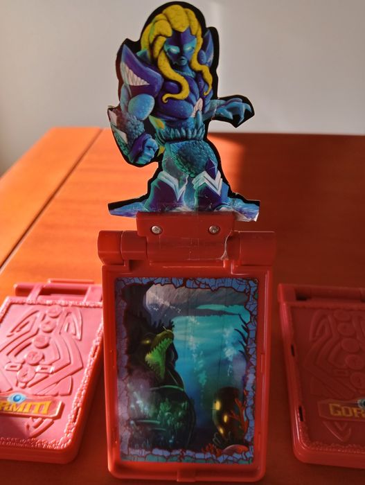 Conjunto de cartas colecionáveis da série Gormiti.

- Cartas com ilust