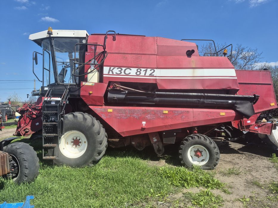 Комбайн КЗС-812 з жаткою