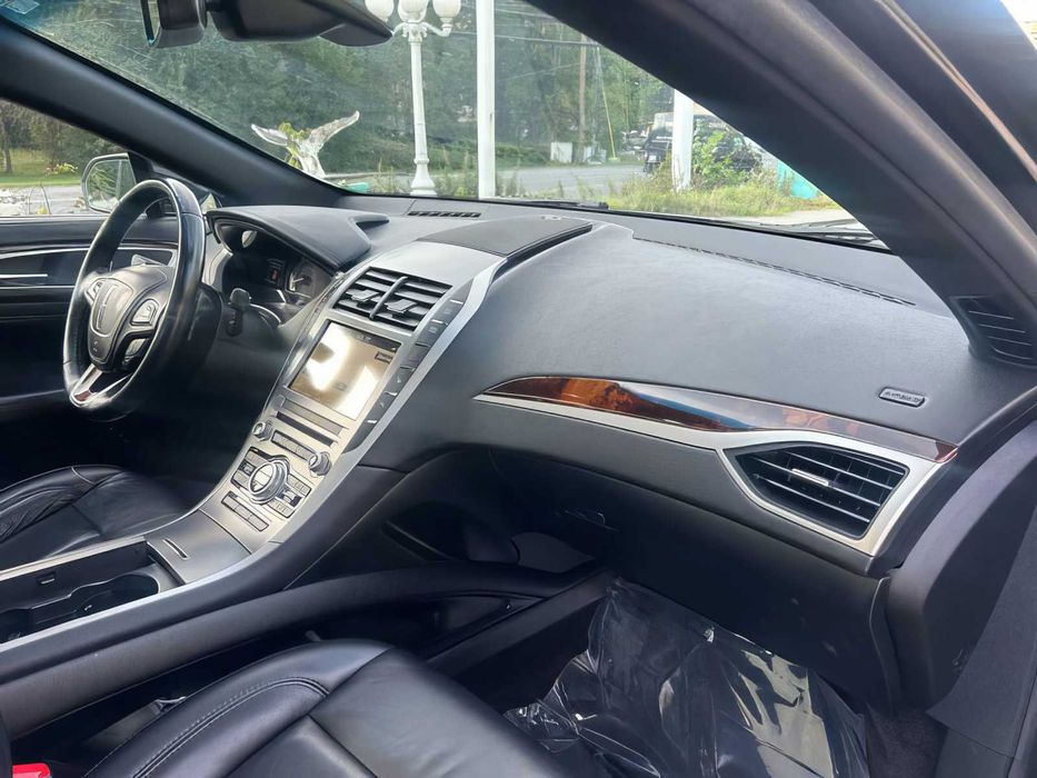 Lincoln MKZ      2018