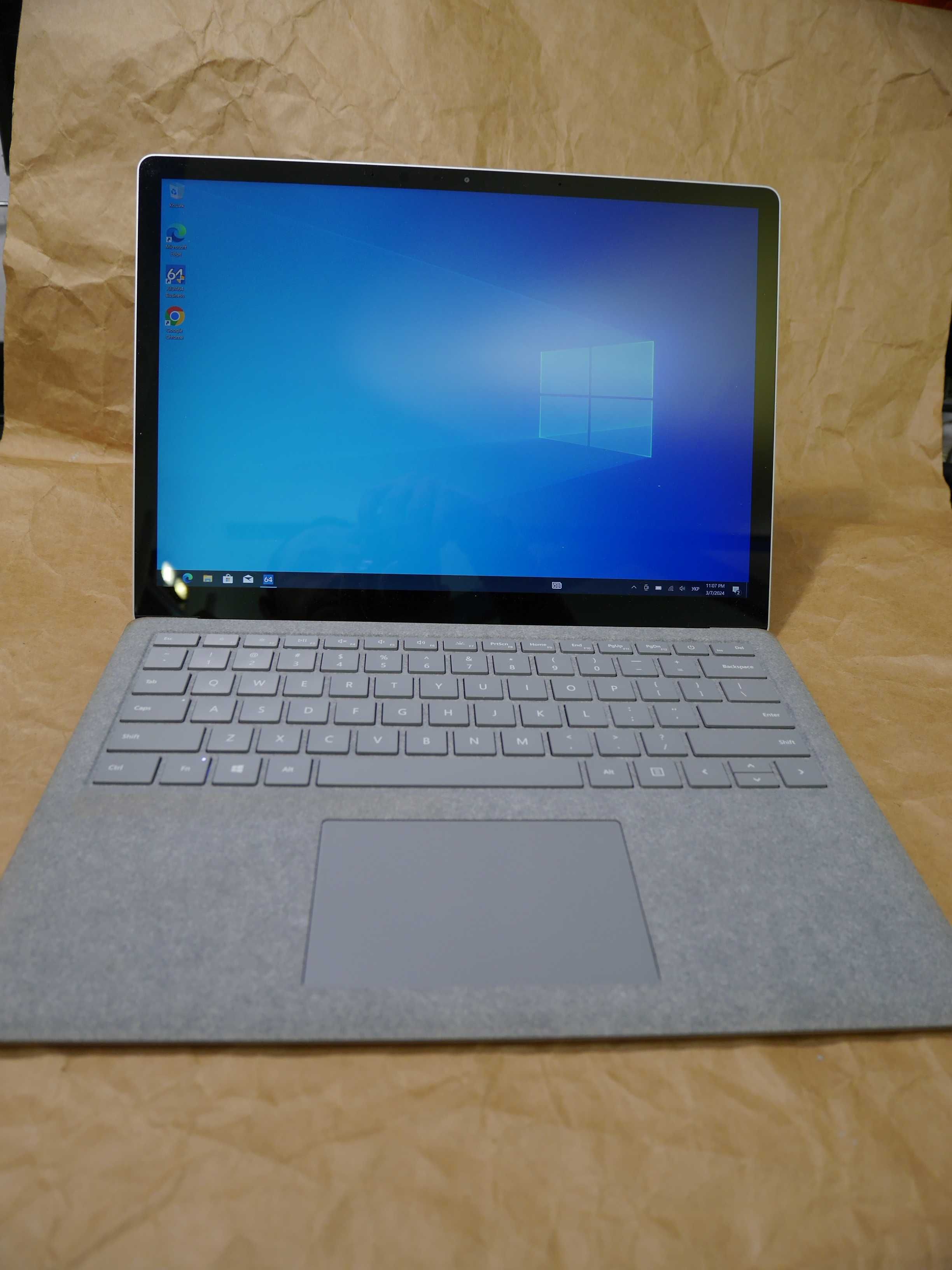 Ультрабук Surface Laptop 2 i5-8350u/8GB/256GB/13.5" QHD /1.25 кг