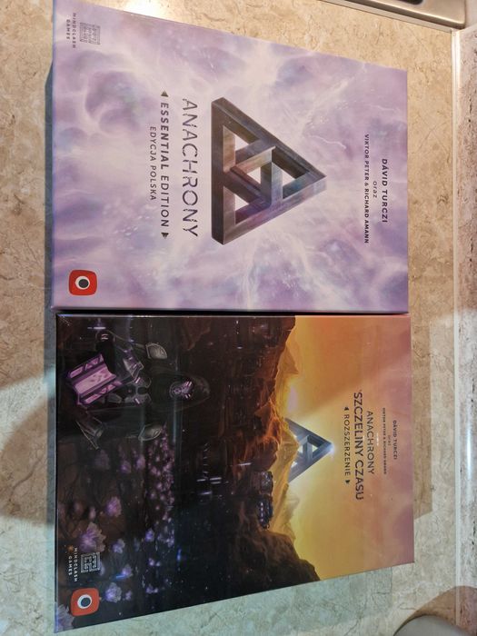 Anachrony + dodatek szczeliny czasu