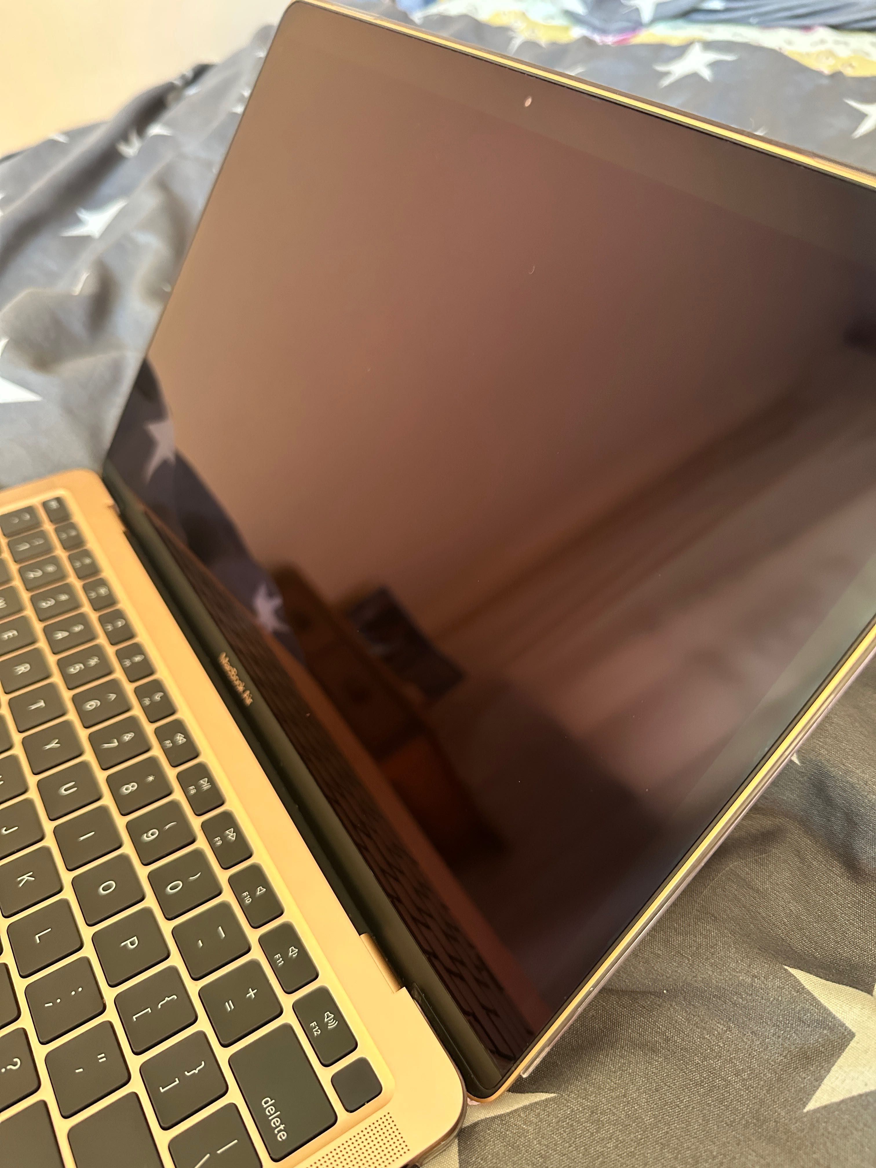 MacBook Air M1 2020 Gold