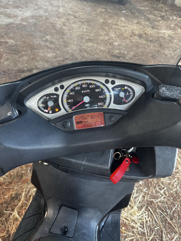 Yamaha XMax 125 – 2009 – Apenas 26.950 km