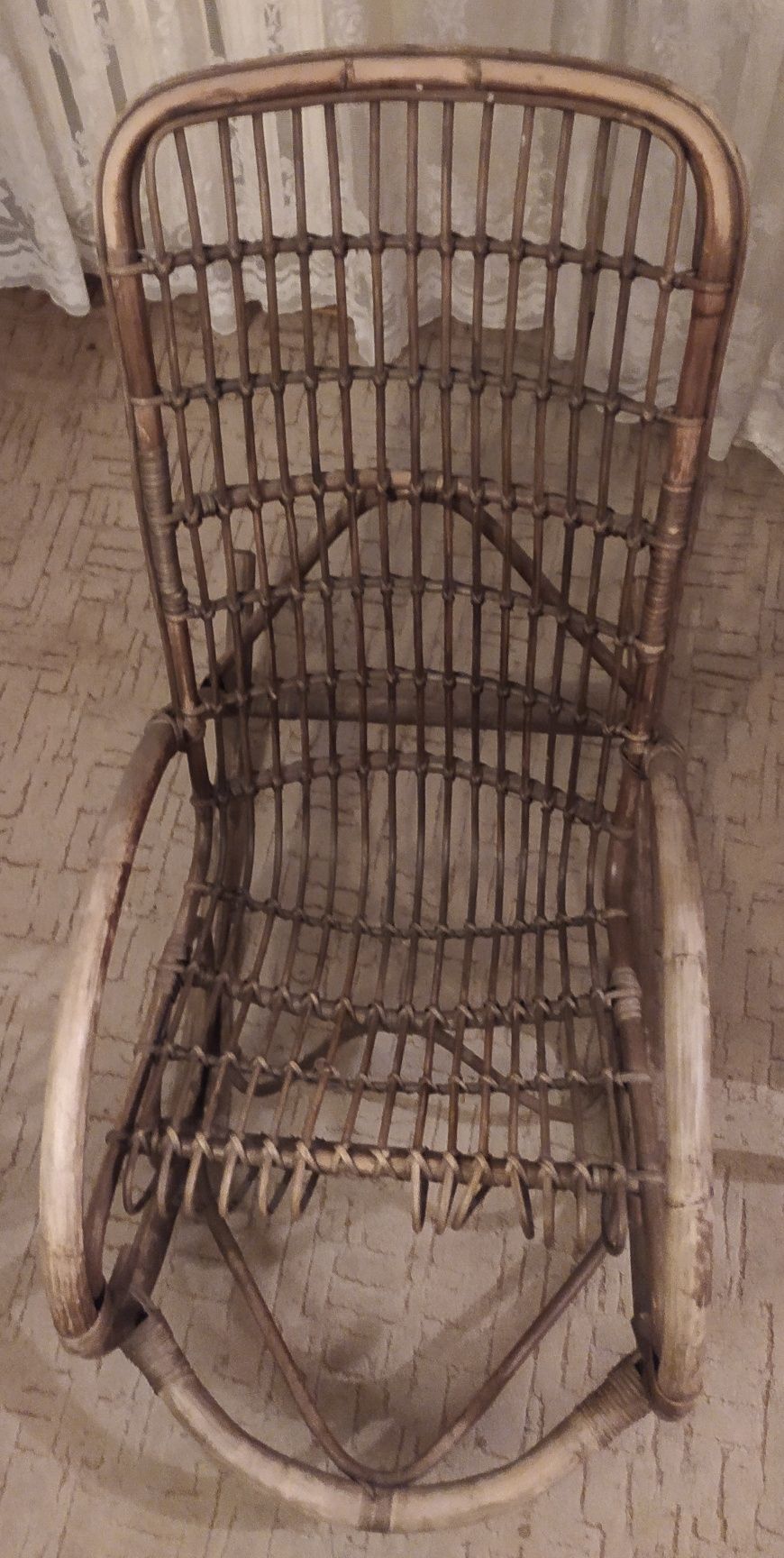 Fotel bujany z wikliny (retro)