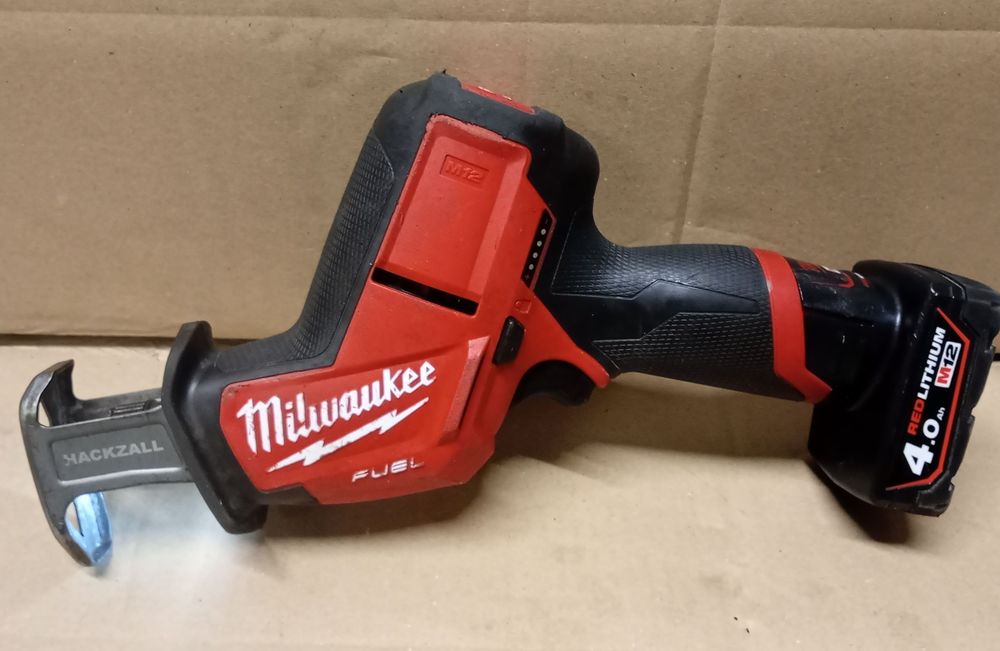 Milwaukee M12CHZ Piła Szablasta Aku 4ah