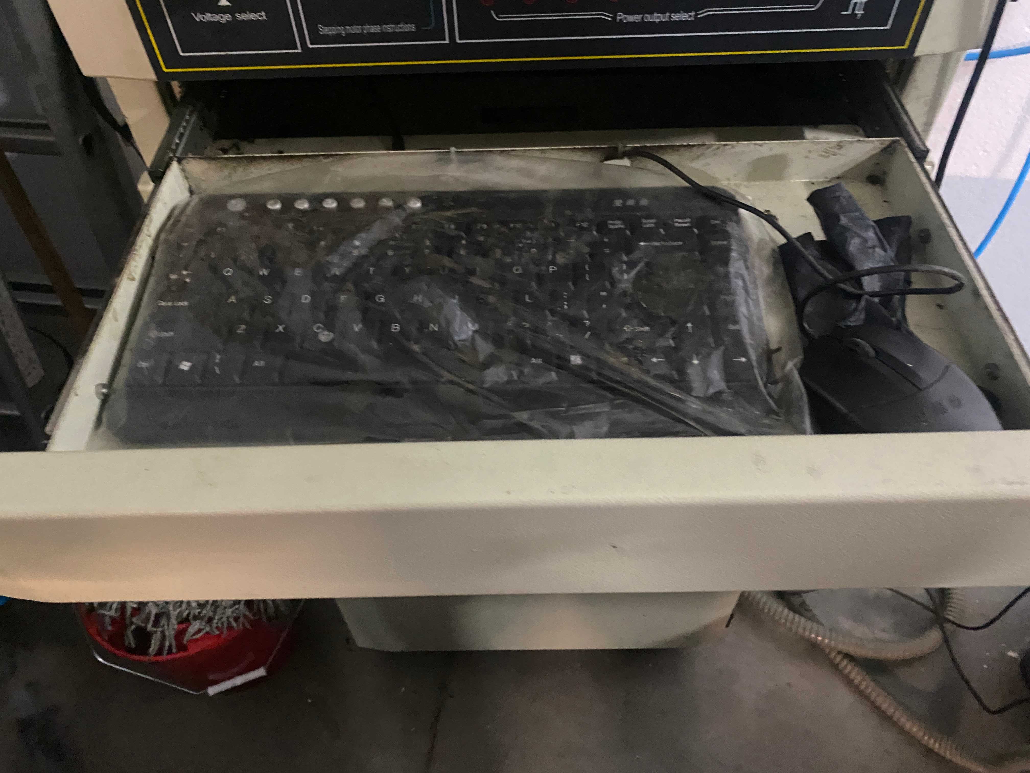 Elektrodrążarka drutowa EDM KD7725