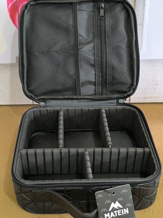 Bolsa de Viagem c/ Organizador p/ Cabos e Eletrónicos M Matein Preta