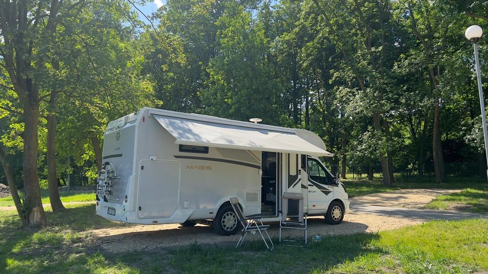 Zimowanie przyczep  kamperów  Parking itp