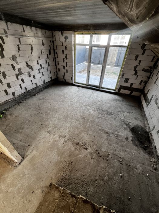 Таунхус, с.Чайки, 98 м2, 2 поверхи, до м. Житлмирська 5 хв