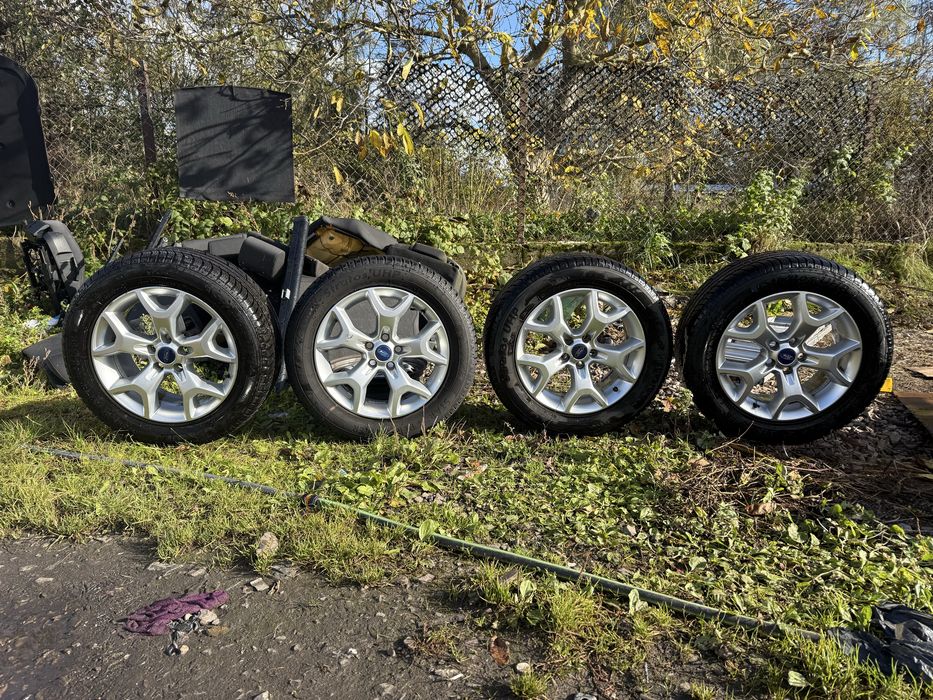 Alufelgi 17 z oponami zima  Ford Kuga 235/55r17 23r