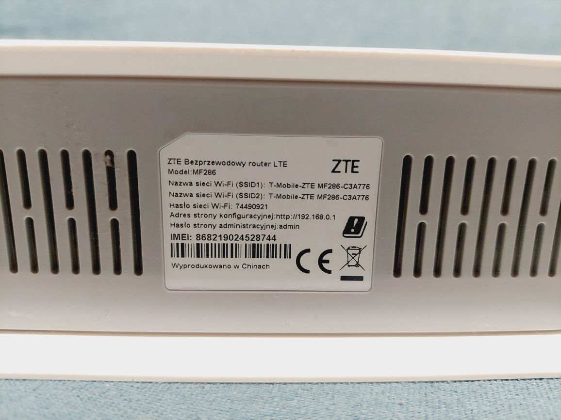 Router ZTE MF286 + zasilacz