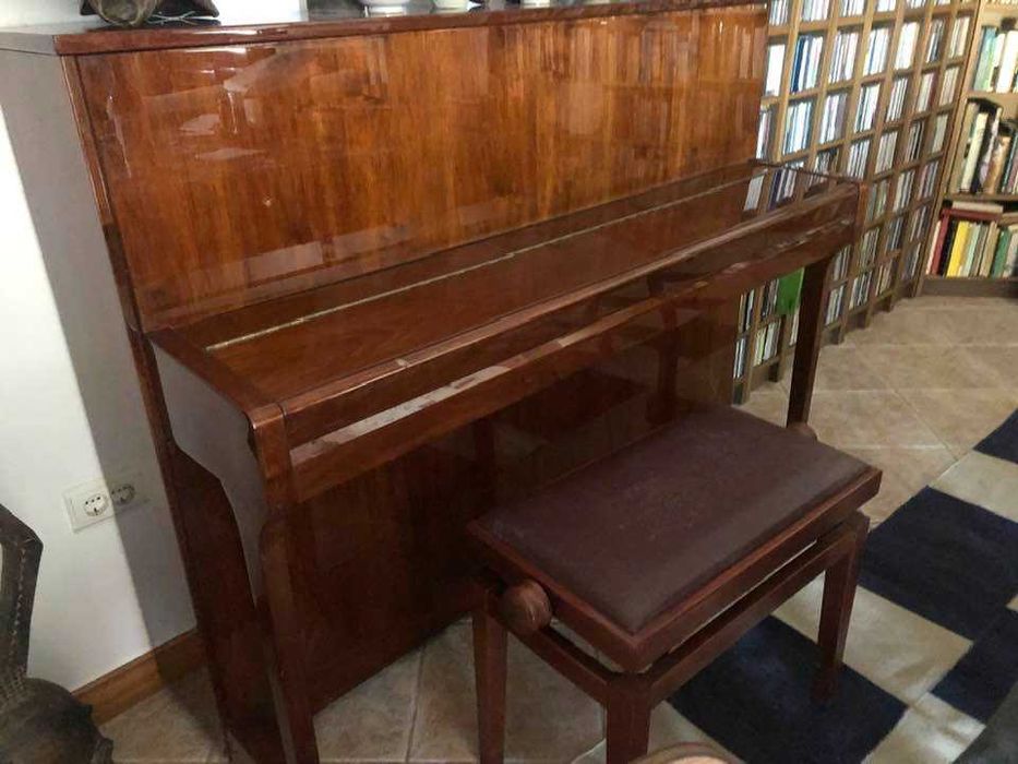 Piano vertical Samick, em muito bom estado