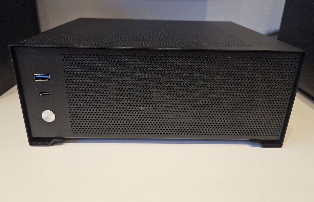 Komputer Mini ITX - Intel I5, 32GB DDR4, WIFI, USB C