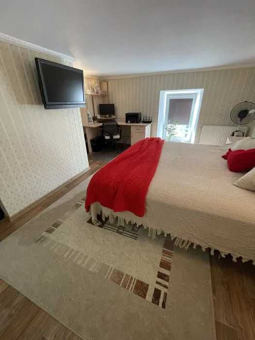 Продається затишна двохрівнева квартира по вул. Кравчука