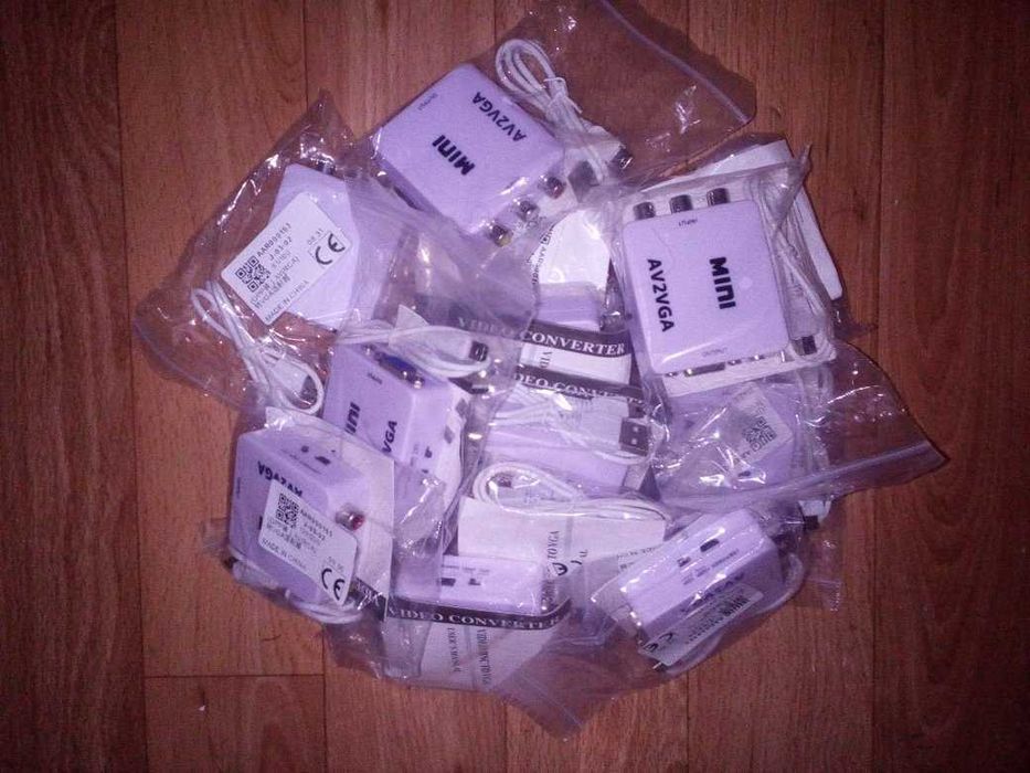 Конвертер AV BNC RCA видеосигнала AV2VGA для автомонитора VGA