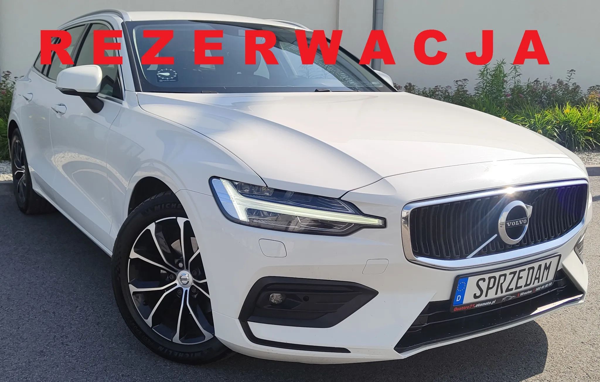 Volvo V60 Momentum*D4*190KM*LED*CarPlay*PółSkóry*WEBASTO*2xAlu17*El.Klapa*El.Hak