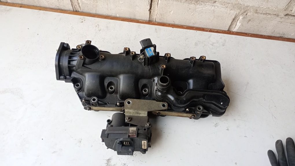 Kolektor ssący 2.0 CDTI opel A20DTH