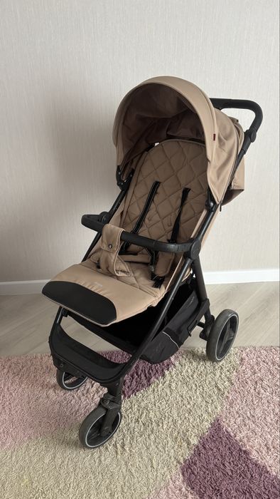 Прогулянкова коляска Carrello Bravo 2024 бежева