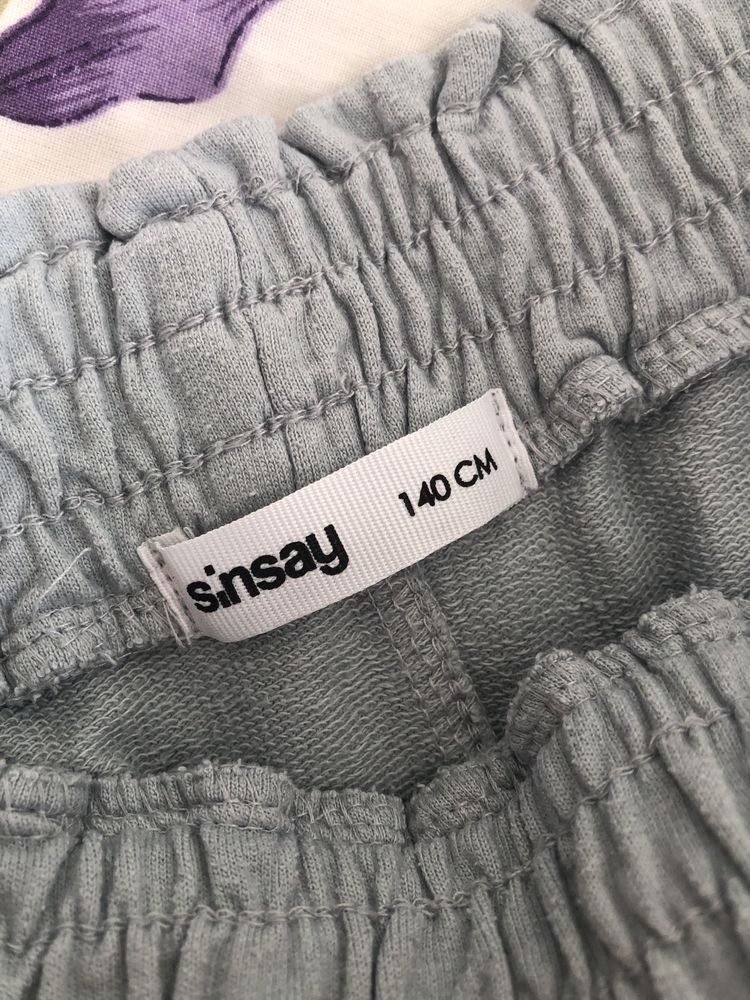Dres dziewczęcy r.140