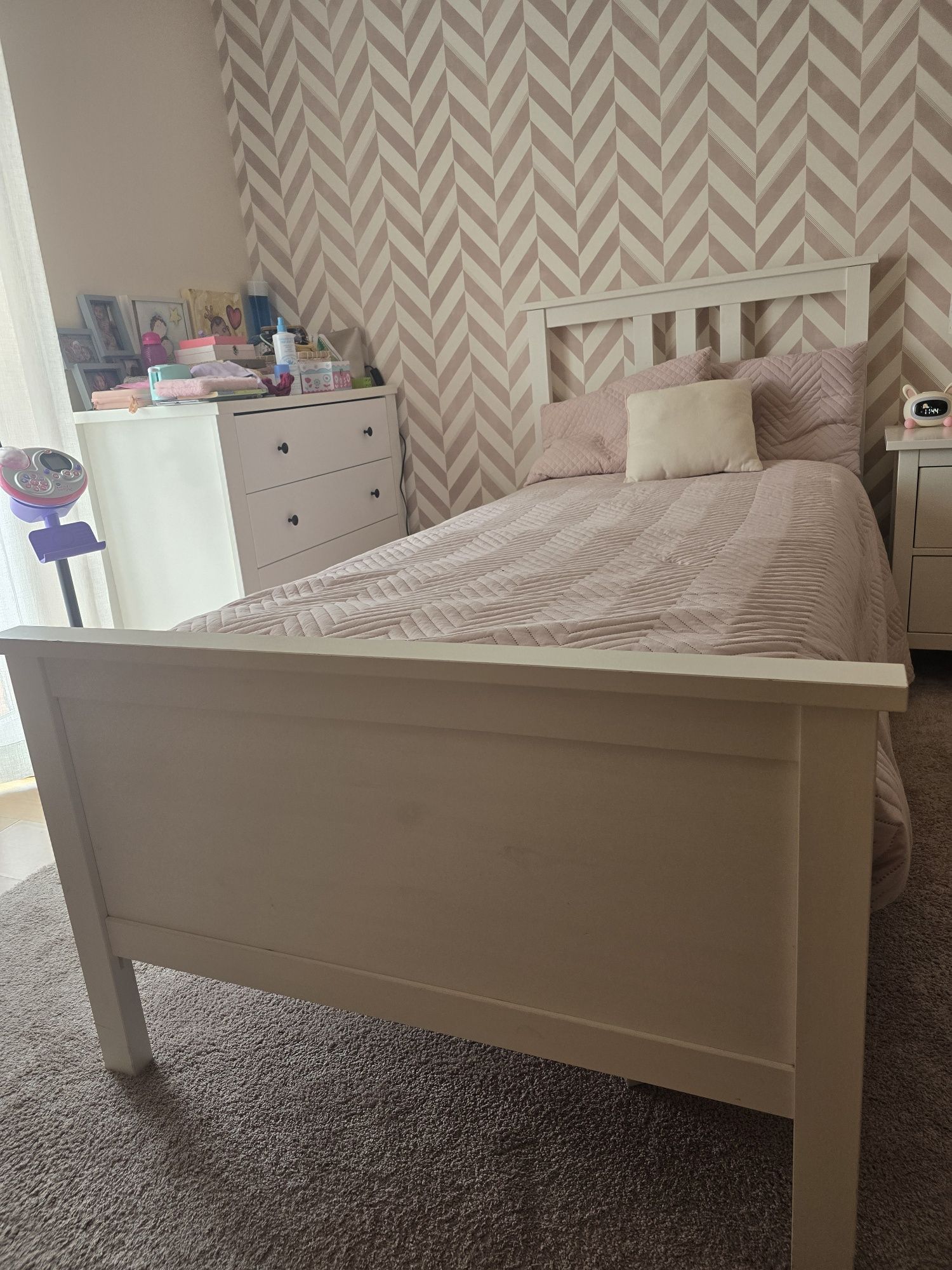 Cama IKEA Hemnes com estrado e colchão 90x200