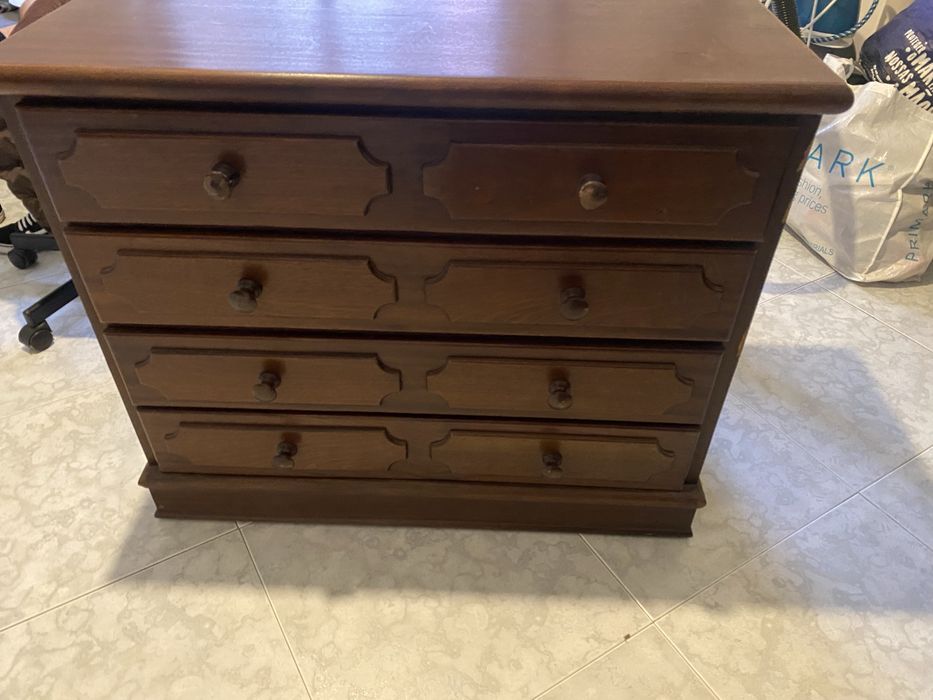 Comoda de madeira maciça 70€