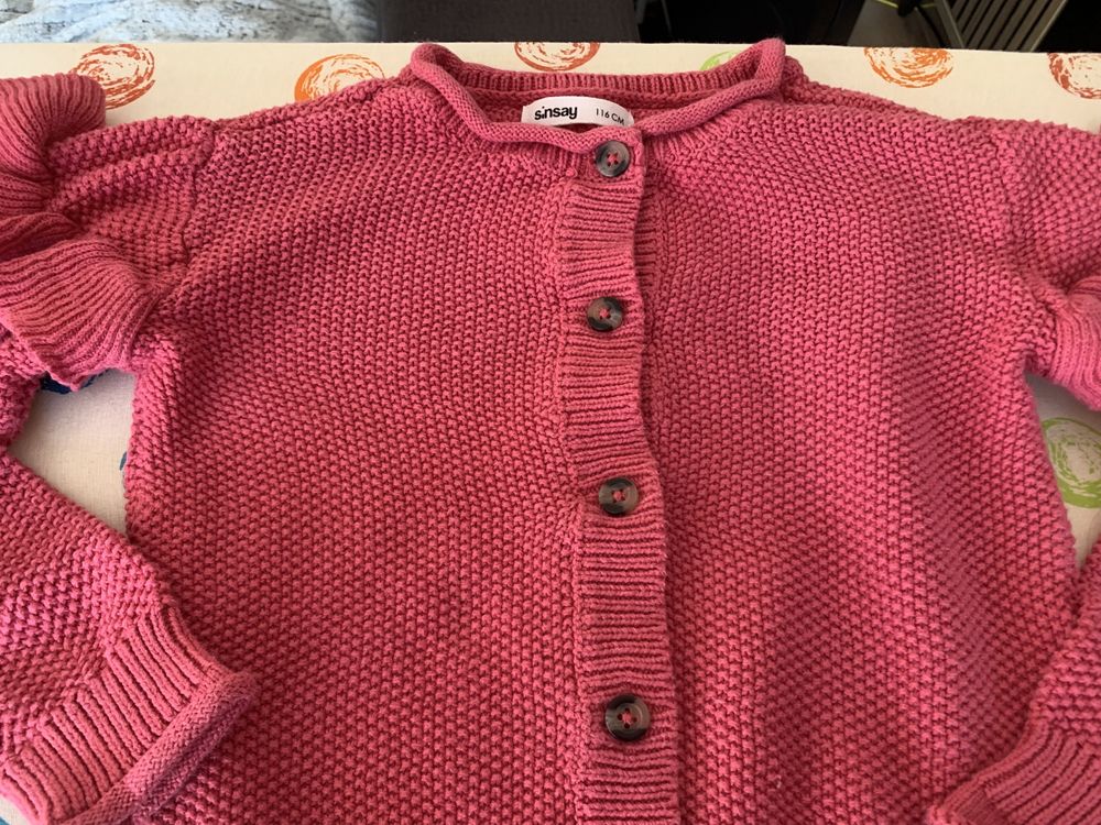 Sweterki dziewczęce 110 i 116