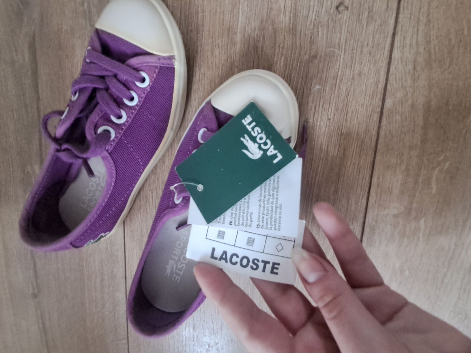 Trampki dziewczęce firmy Lacoste Rozm.28,Nowe