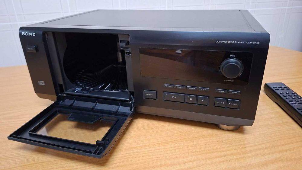 Sony CDP-CX50 50+1 disco, CD com controlo remoto