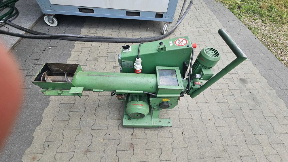 Młyn do tworzyw sztucznych -Rapid granulator 1521-A młyn wolnoobrotowy