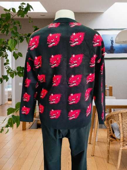 Męski sweter oversize czarno-czerwony – wzór smoka