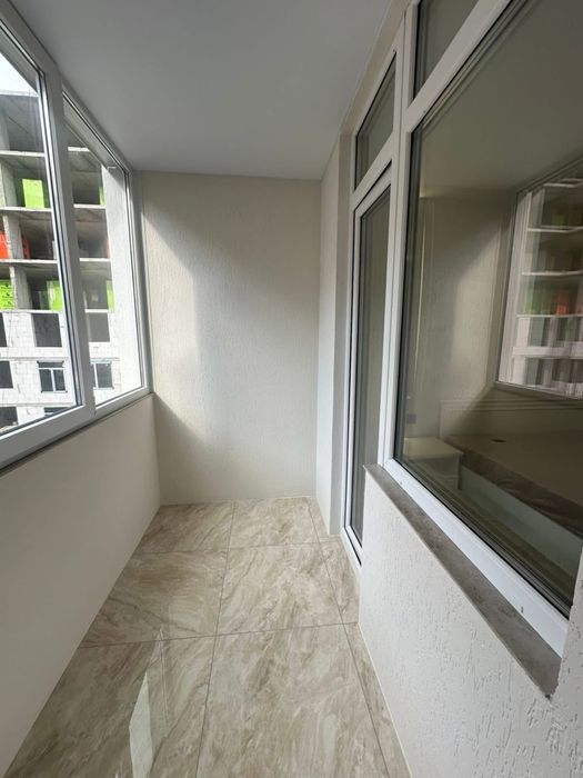 Продаж сучасної 2 кімнатної квартири по вул. Смакули