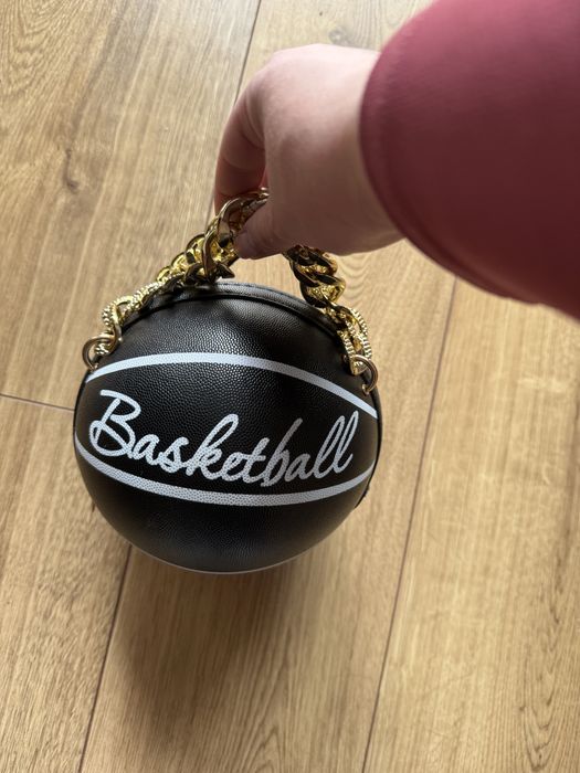 Продам сумку у вигляді баскетбольного мьяча