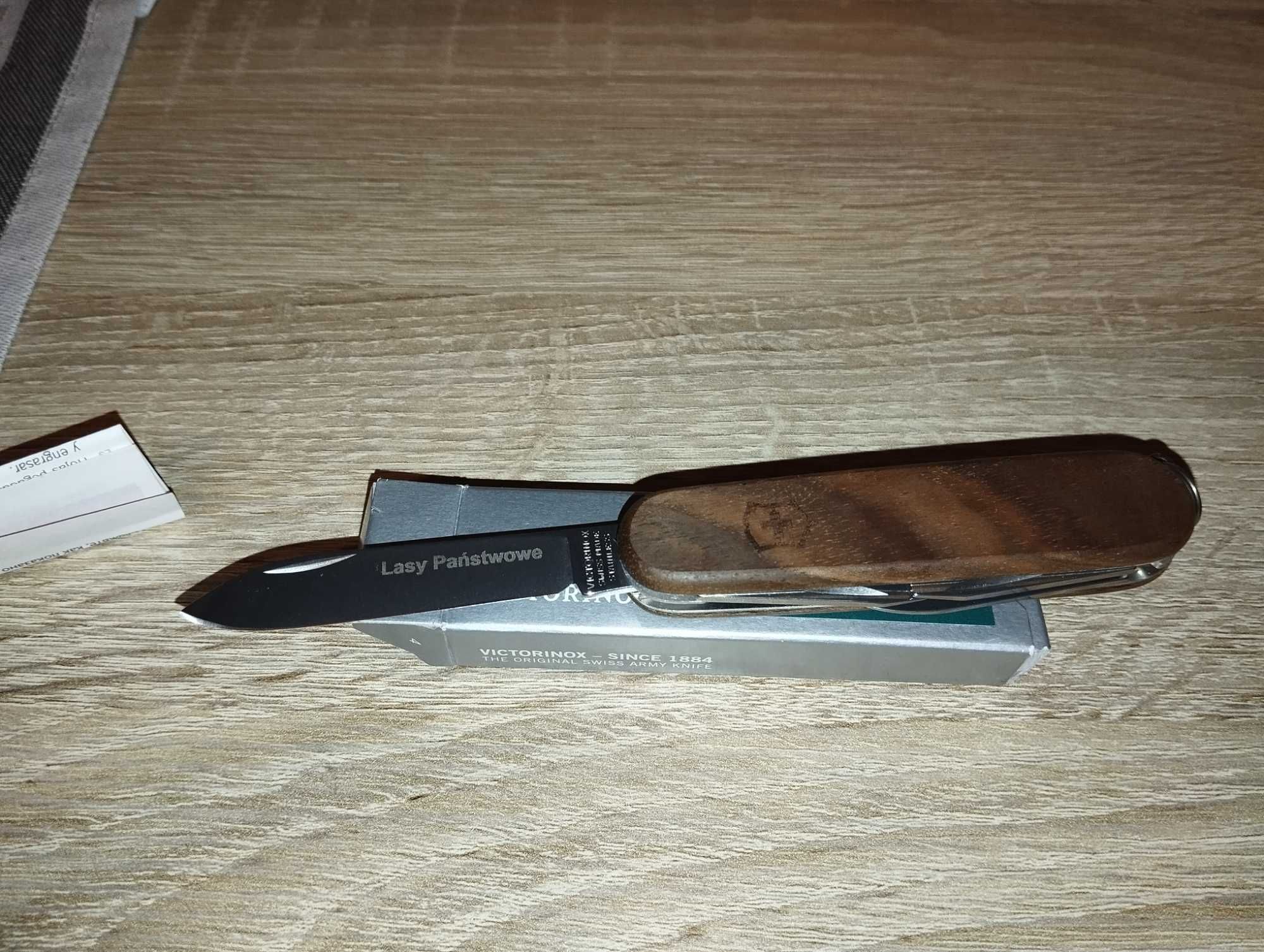 NOWY scyzoryk Victorinox 1.3601.63, Spartan Wood, drzewo orzechowe