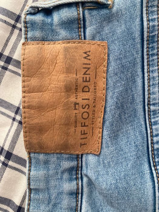 Calças Tiffosi Modelo Harry Com Rasgos Tamanho 44