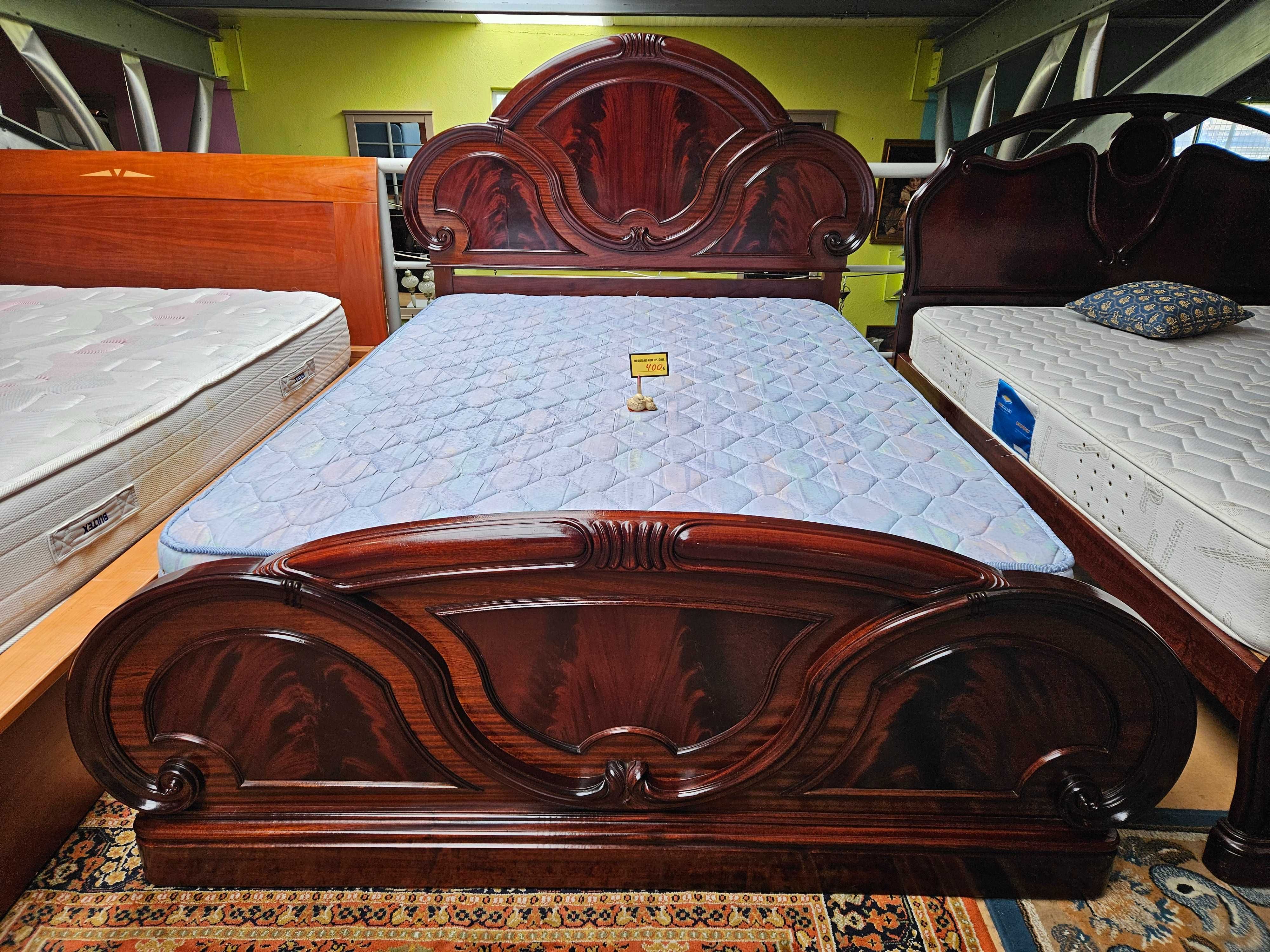 Excelente cama com estrado e colchão - óptimo esta