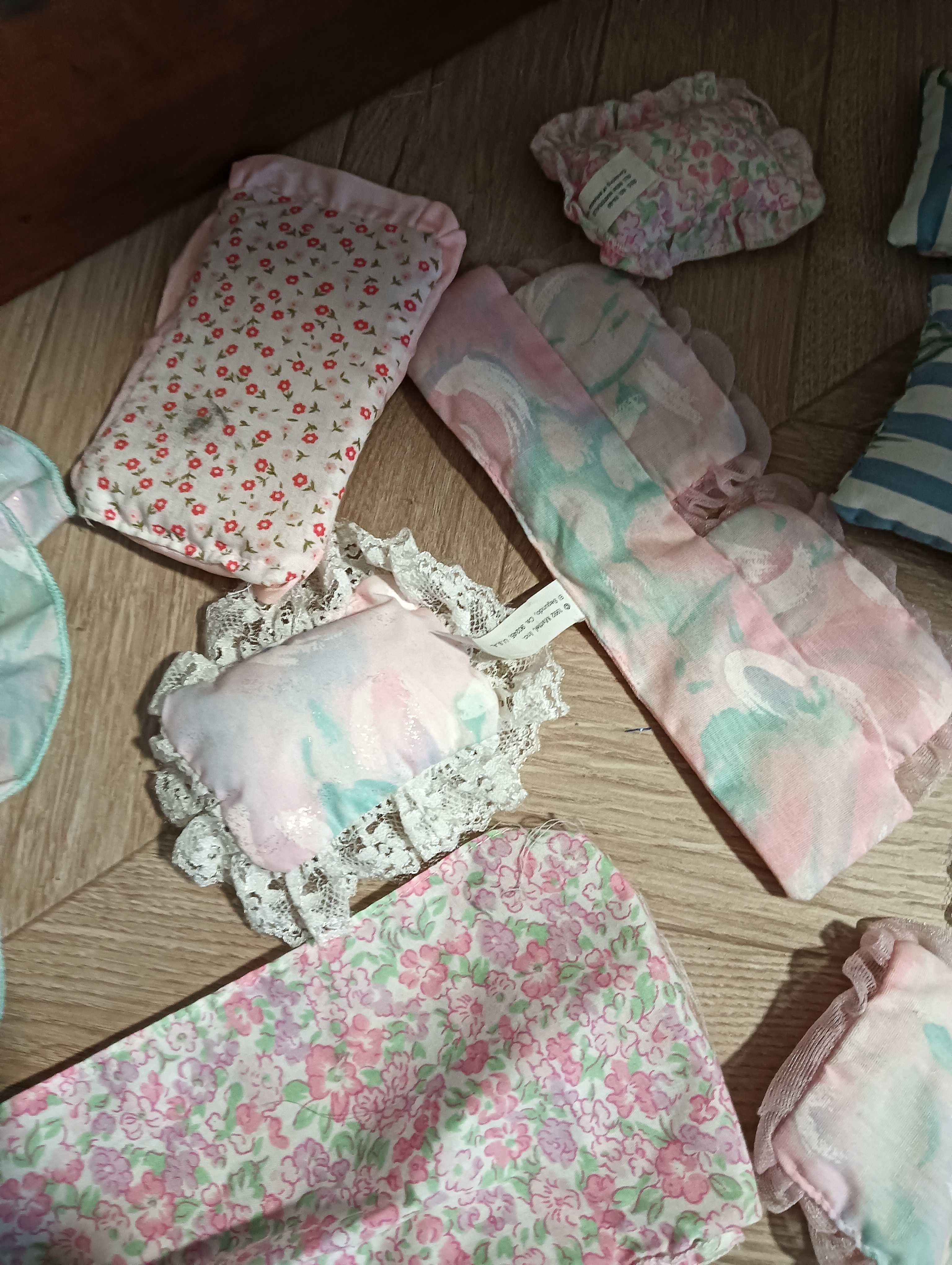 Zestaw poduszek pościeli dla lalki Barbie Mattel 1988 - 1992