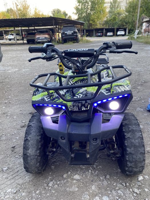 Дитячий квадроцикл + шлем
