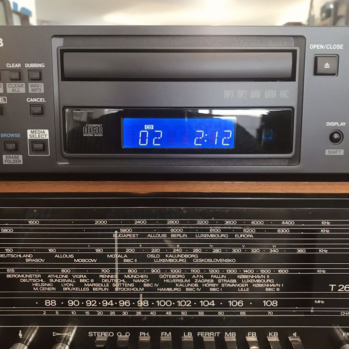 Leitor CD TASCAM CD-200 SB NOVO - Loja Grundig Clássicos