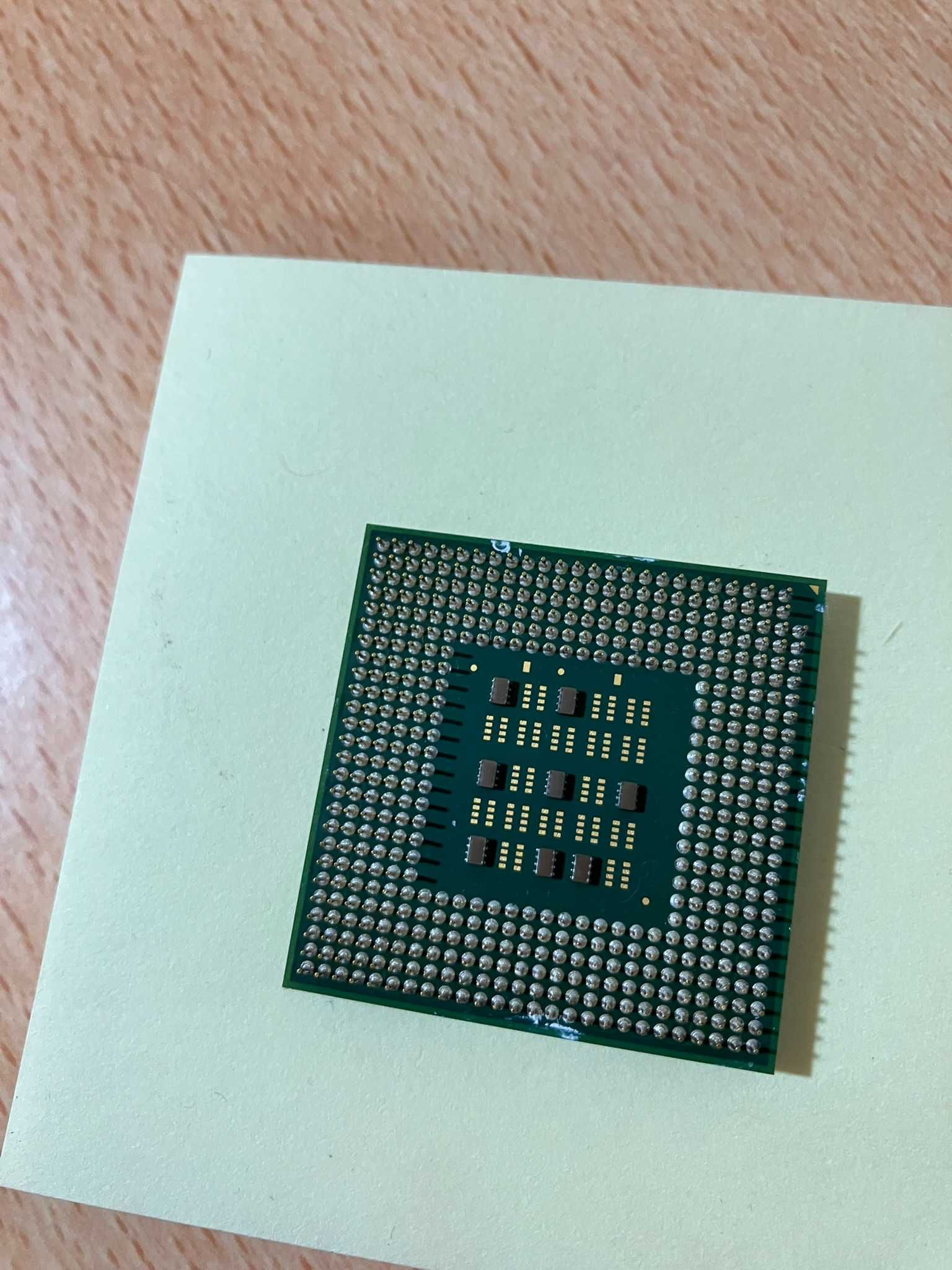Intel® Pentium® 4 - 1,70 GHz, cache 256 K, BUS 400 MHz