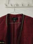 Vende blazer tipo Chanel