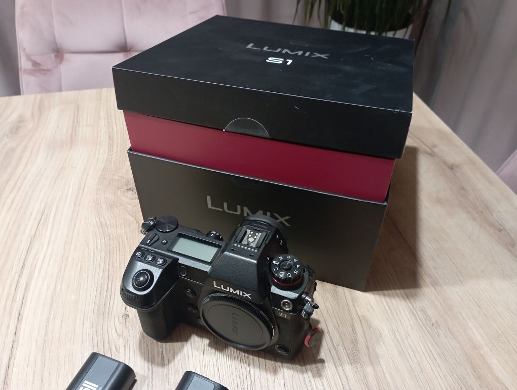 Panasonic Lumix s1 + vlog aparat pełna klatka  FVAT23% zamiana