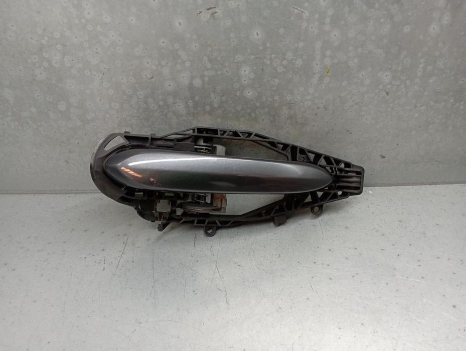 Puxador porta trás direito BMW 1 (F40)