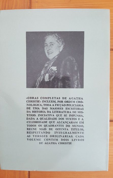 Agatha Christie - Destino desconhecido / Poirot e os erros da dactilóg