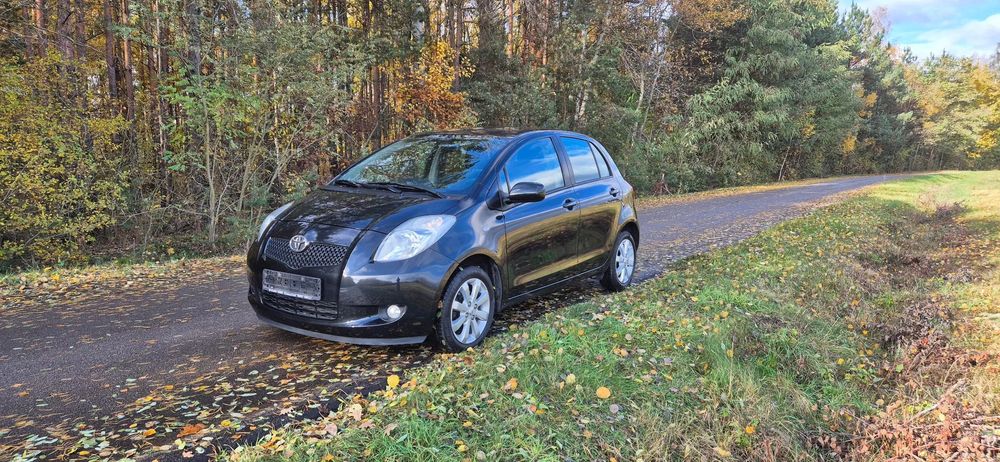 Toyota Yaris 1.3 Yaris super stan i przebieg 100%