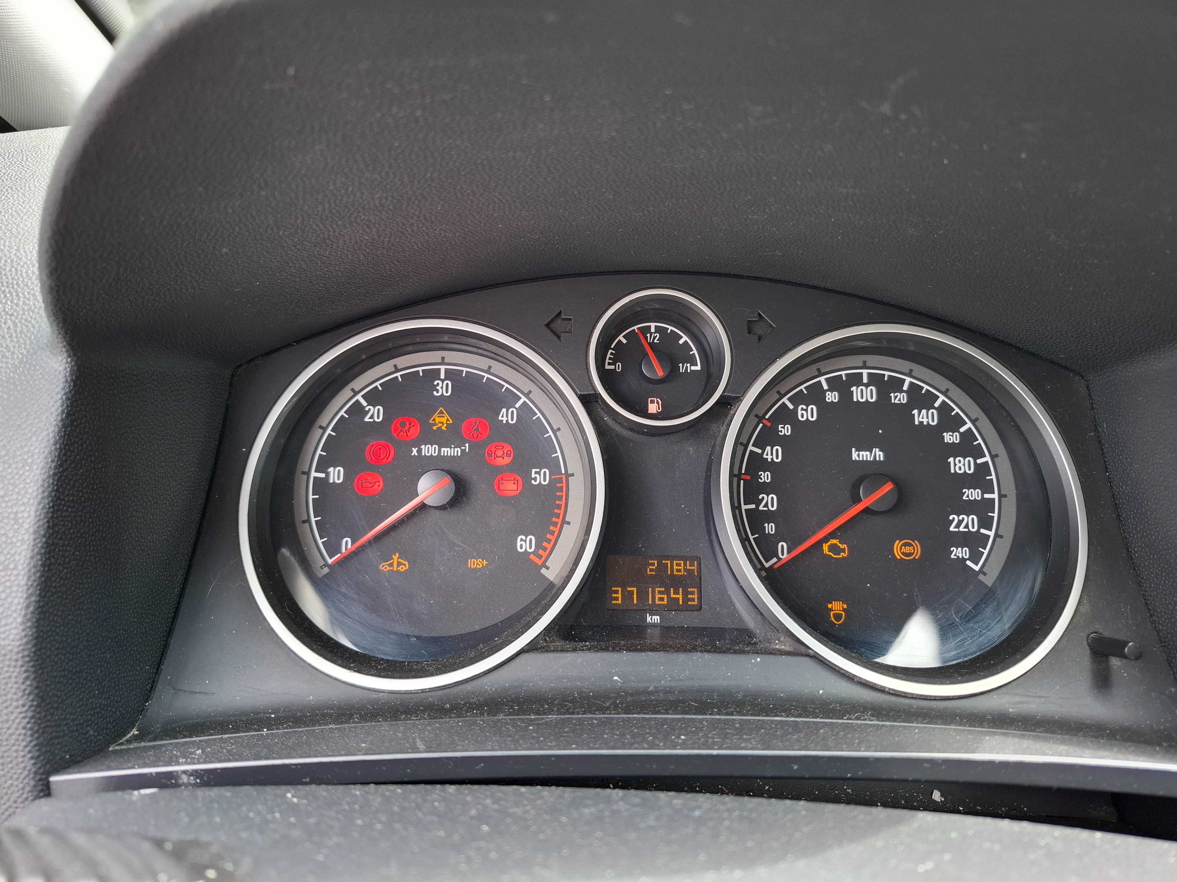 Opel Zafira B 2006 r.  1.9 ctdi 120 km, 7 osobowy,  Panorama