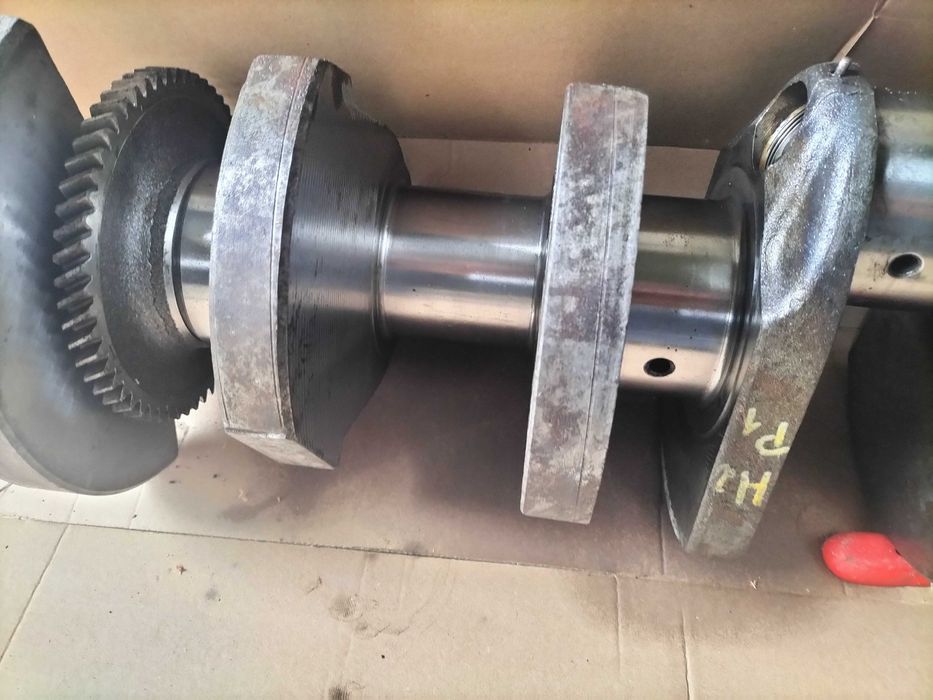 wał korbowy htz t-150 k kirowiec smd62