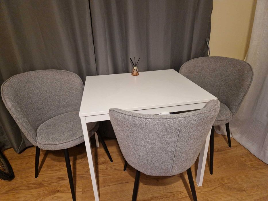 Stół rozkładany VANGSTA i 3 krzesła RISSKOV