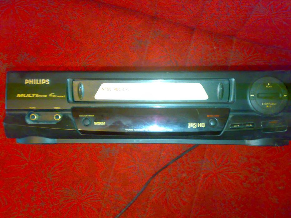 Продам видеомагнитофоны (Japan) 2шт + кассеты + пульт - 250 гр/шт