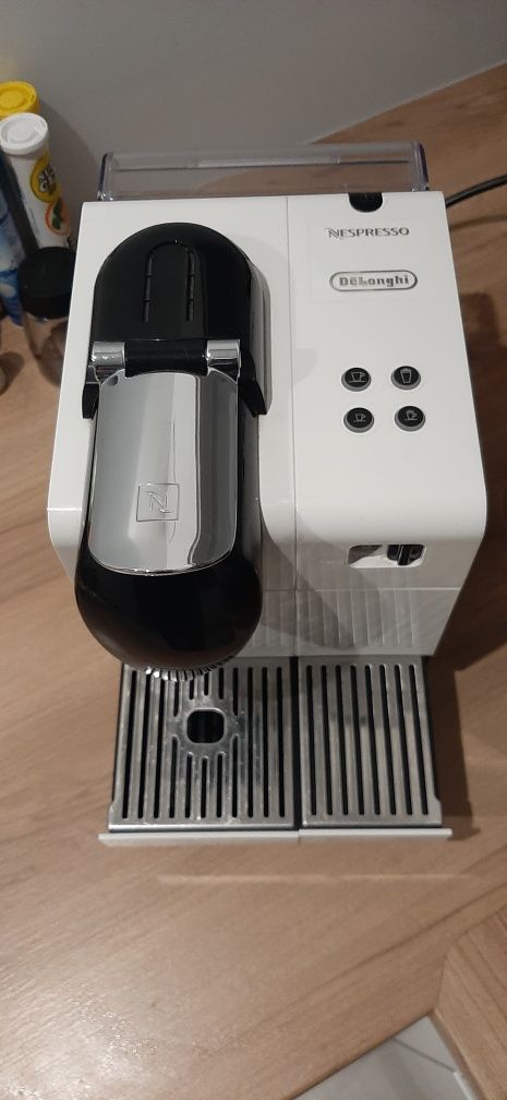 Ekspres Nespresso DeLonghi