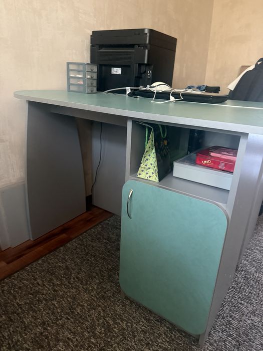 Стіл офісний, парта дитяча, стіл, парта